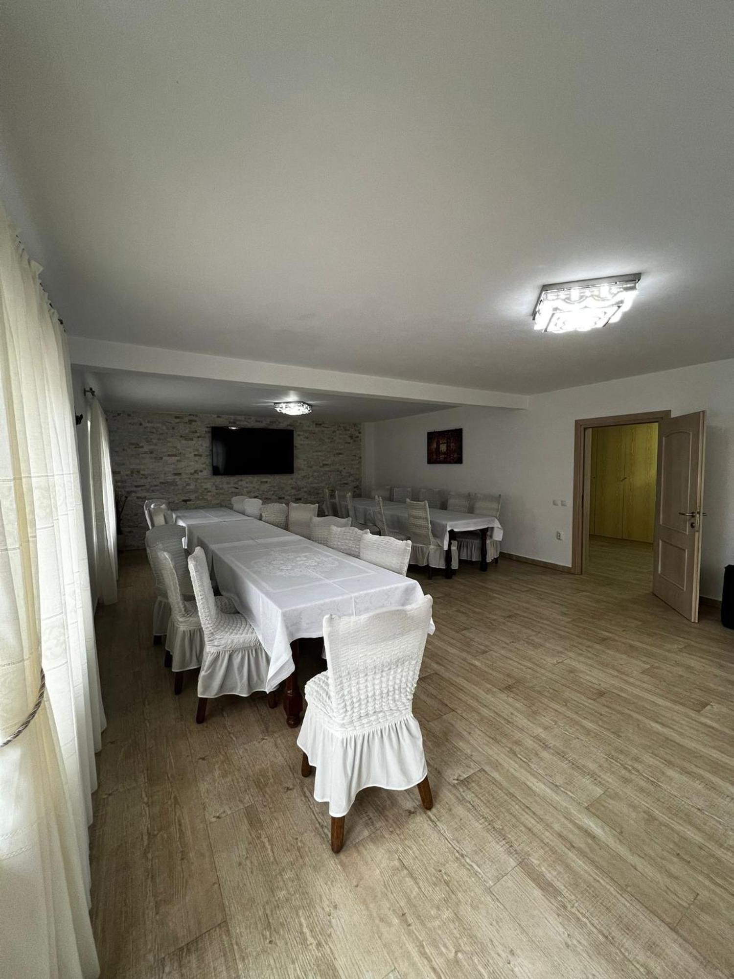 Casa Bujor De Munte Dragoslavele Hotel Bagian luar foto