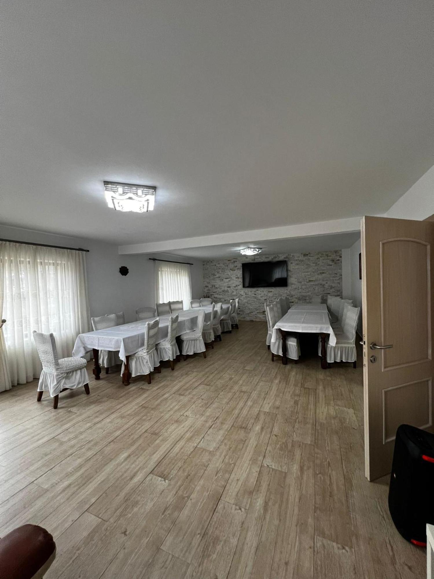 Casa Bujor De Munte Dragoslavele Hotel Bagian luar foto