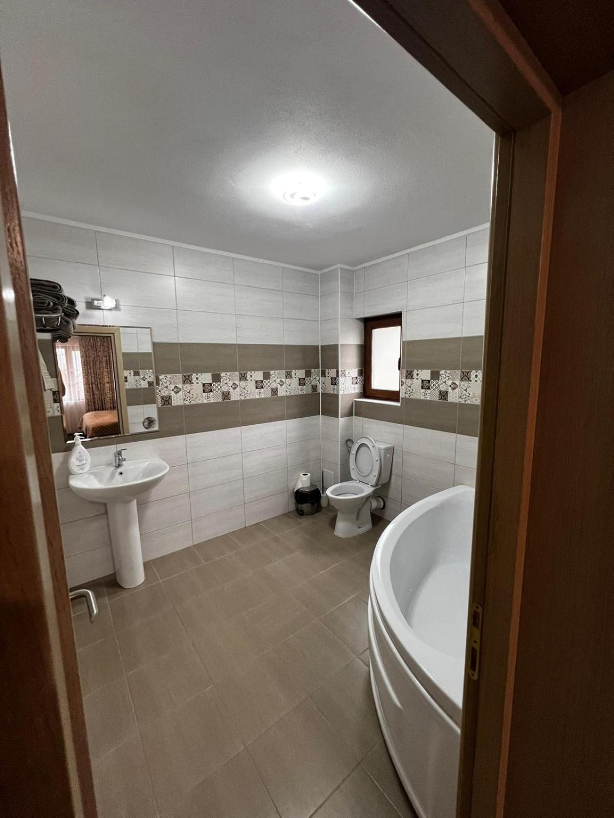 Casa Bujor De Munte Dragoslavele Hotel Bagian luar foto