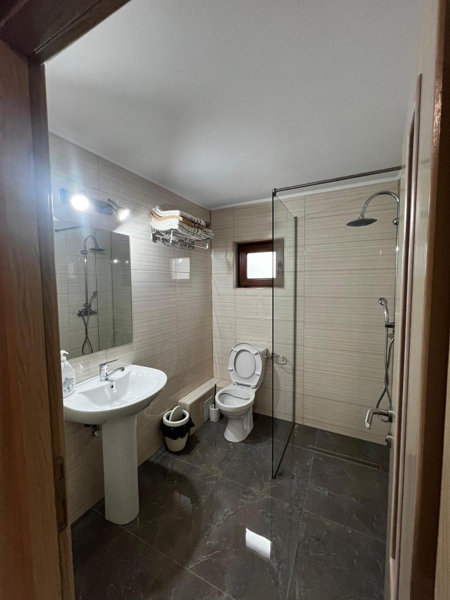 Casa Bujor De Munte Dragoslavele Hotel Bagian luar foto