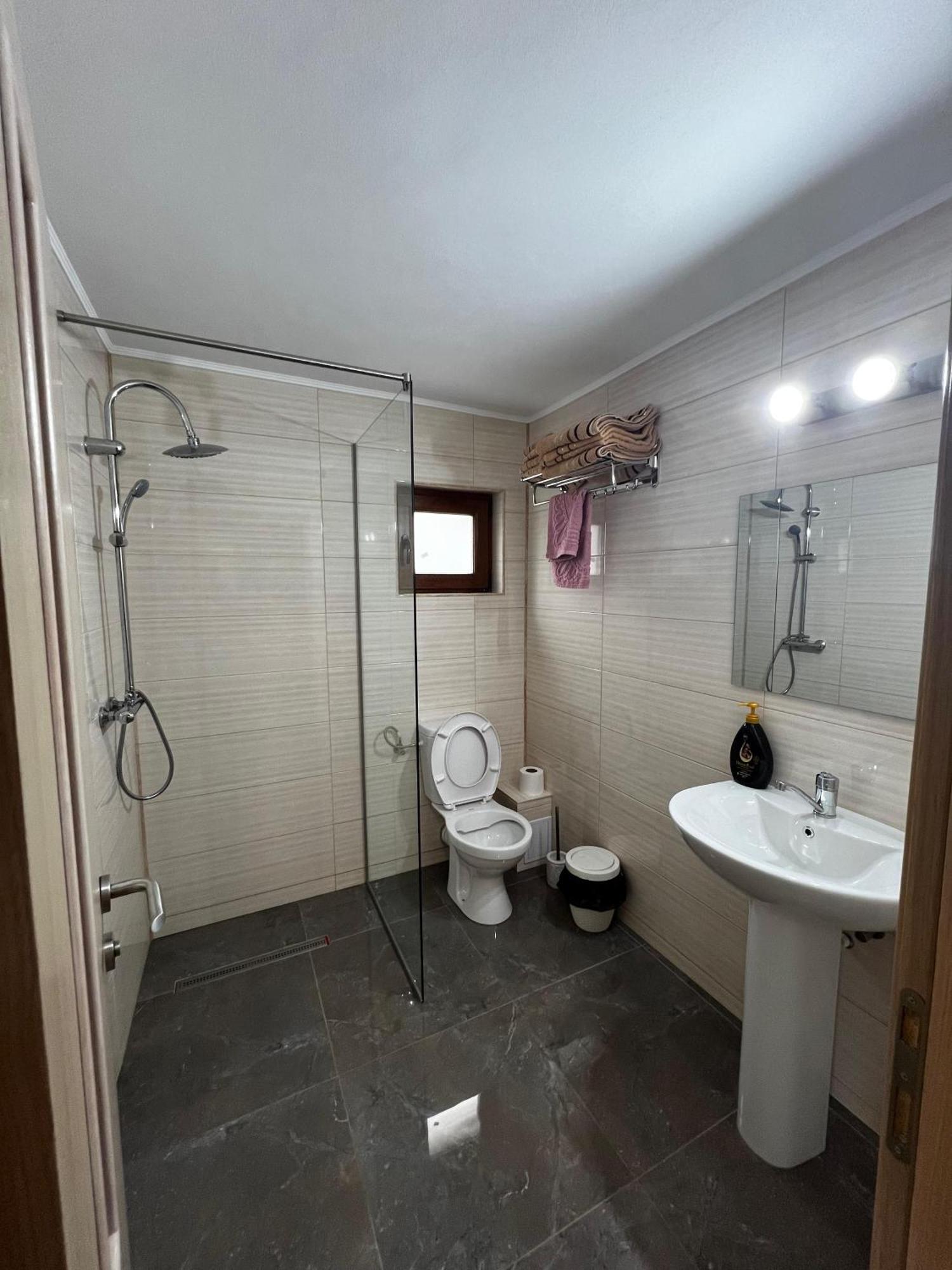Casa Bujor De Munte Dragoslavele Hotel Bagian luar foto