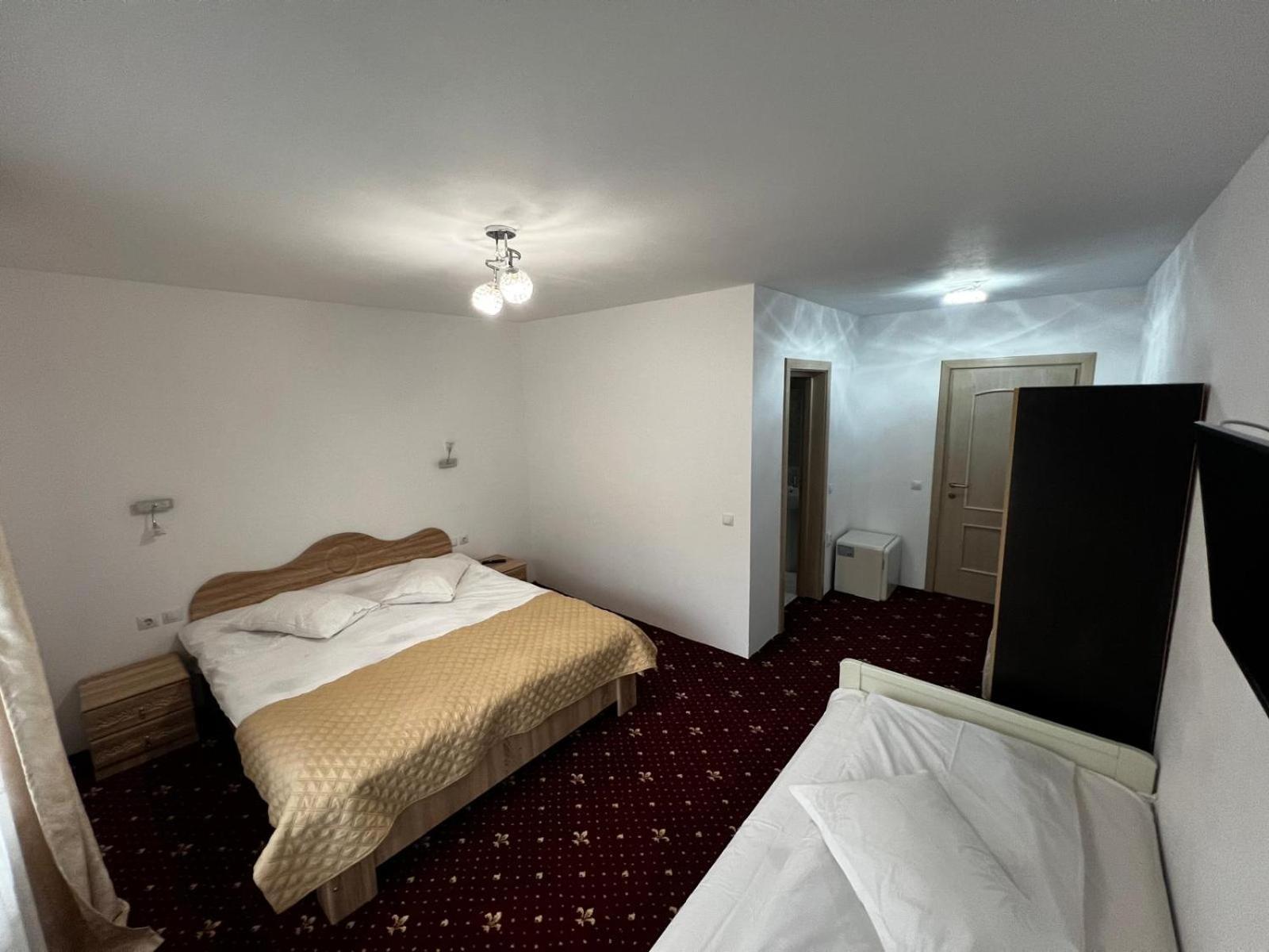 Casa Bujor De Munte Dragoslavele Hotel Bagian luar foto